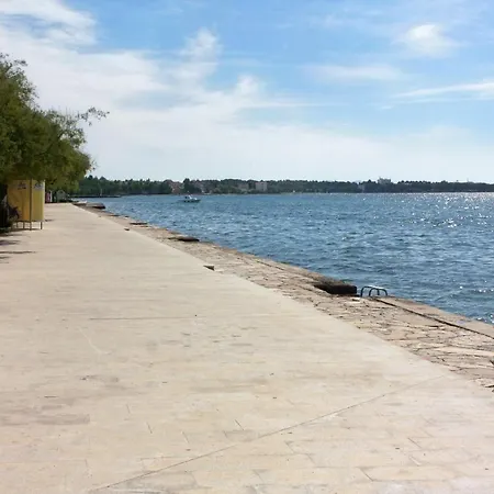 - Diklo 5880d Apartmán *