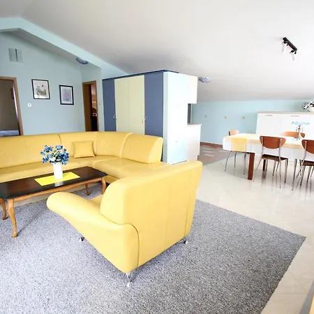 - Diklo 5880d Apartament