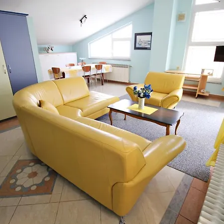- Diklo 5880d Apartament Zadar